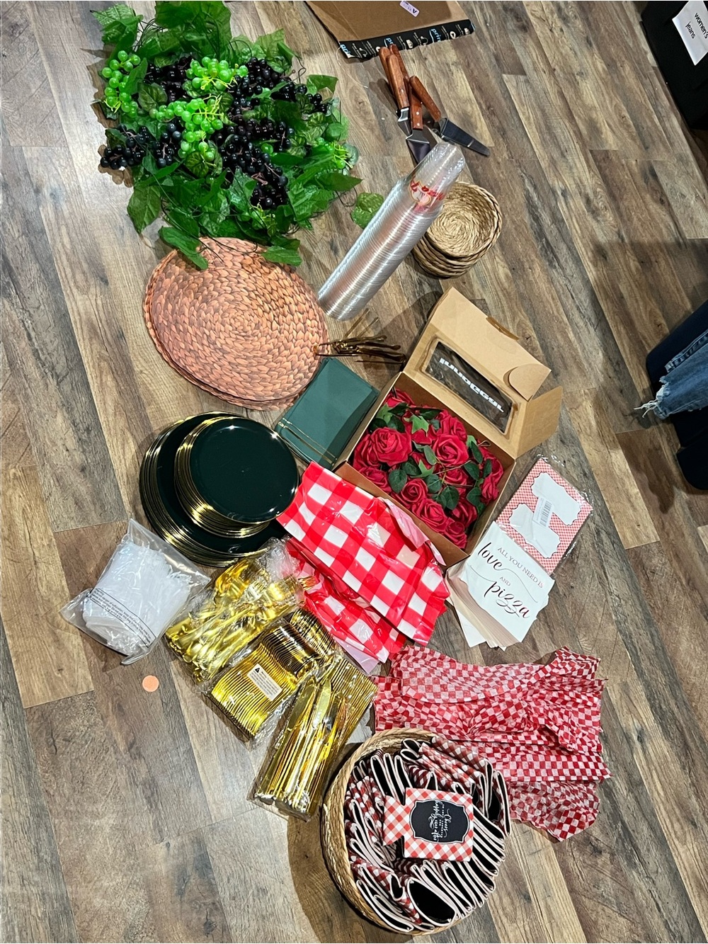Assorted italian/ pizza theme Party Supplies Set